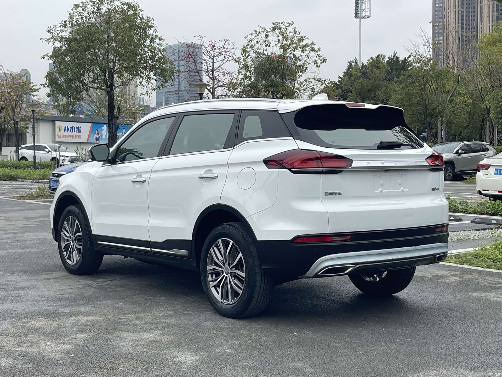 Geely Boyue, 2020 все фото
