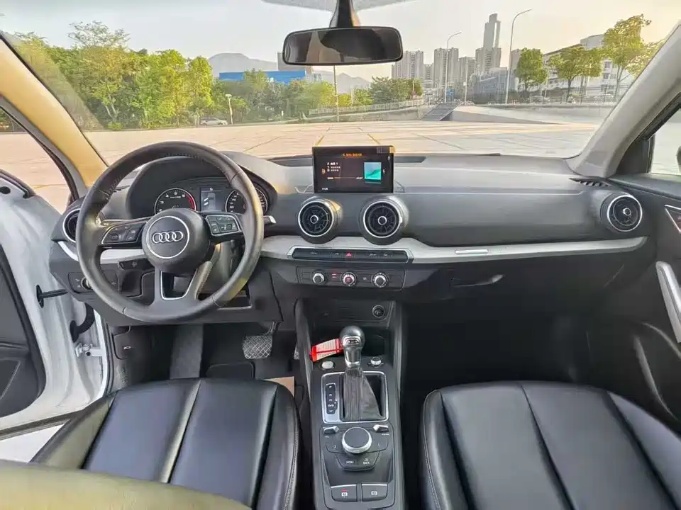 Audi Q2L Audi Q2L