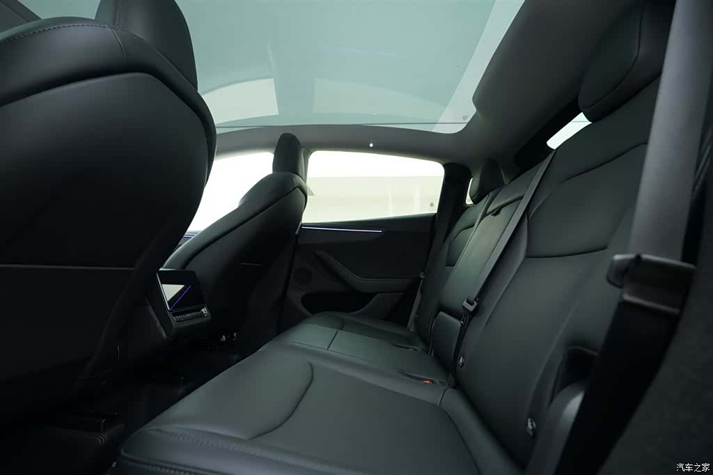 Tesla Model Y, 2025 20