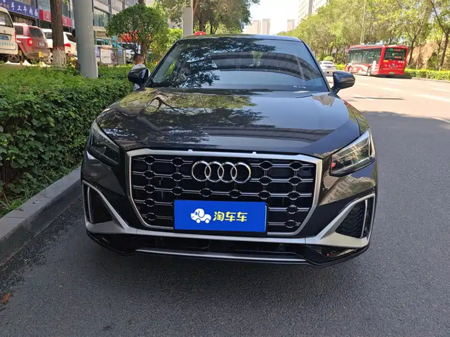 Audi Q2L Audi Q2L