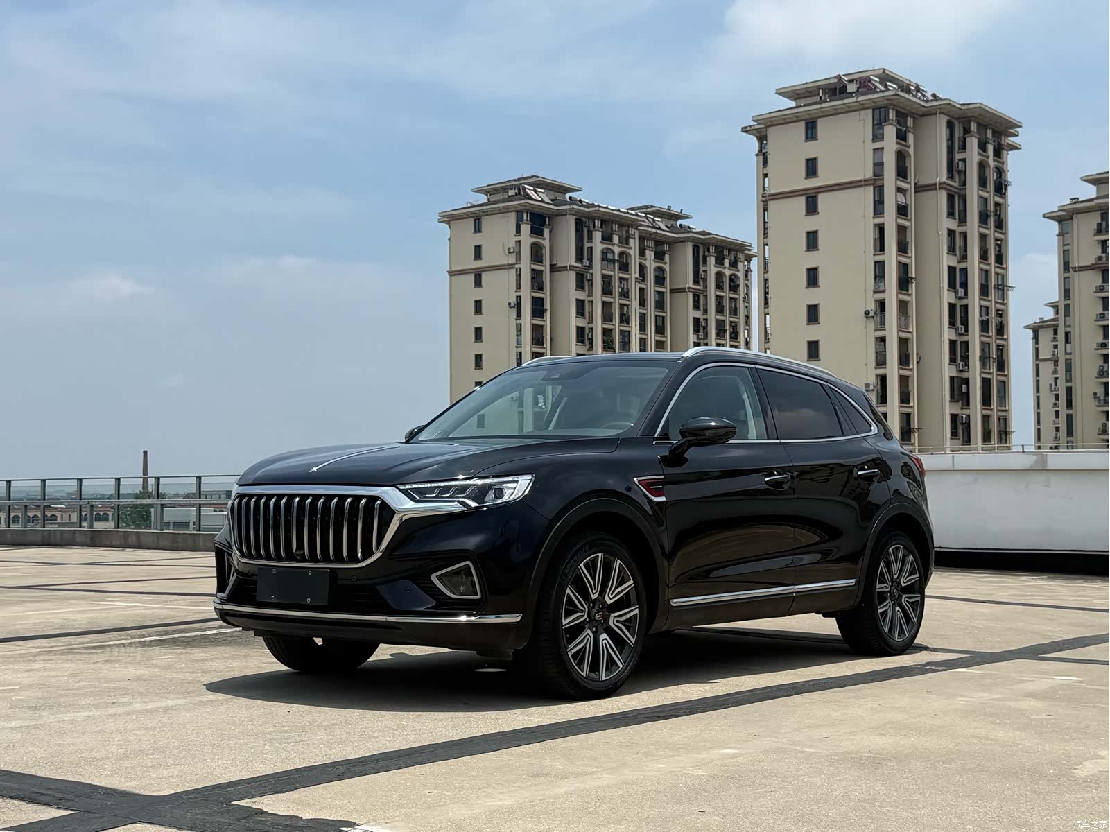 Hongqi HS5, 2022 1