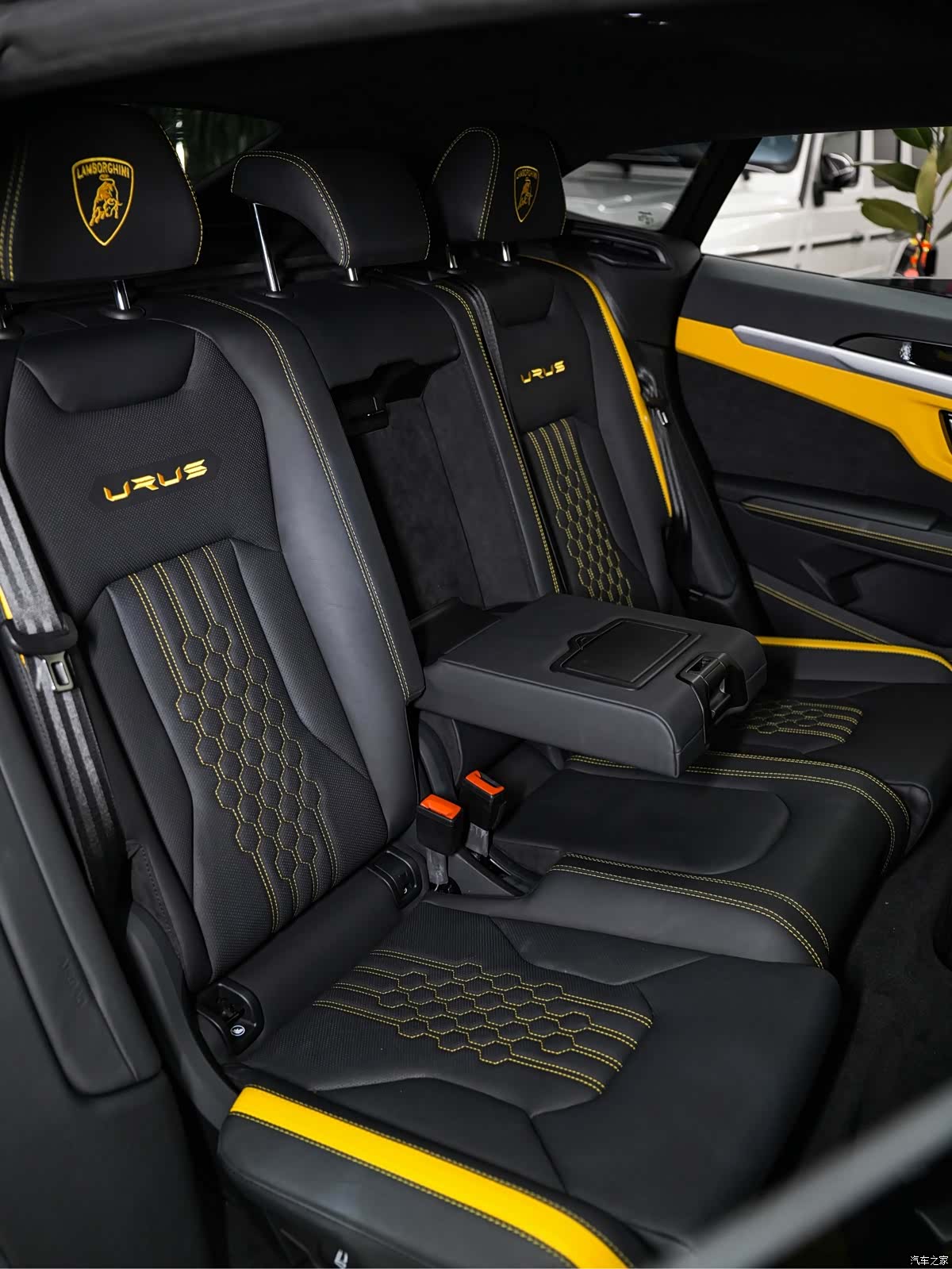 Lamborghini Urus, 2023 24