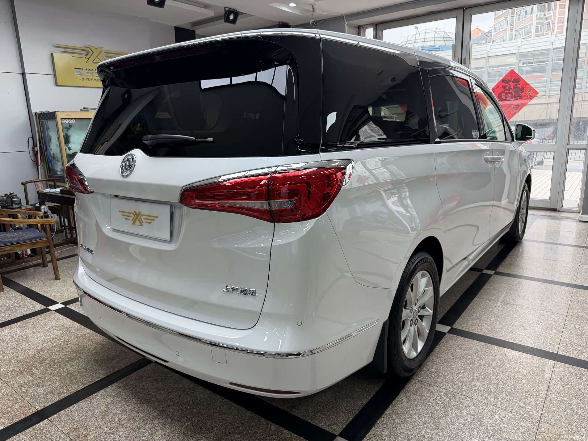 Buick GL8, 2019 4