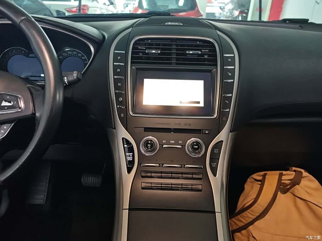 Lincoln MKX, 2017 13