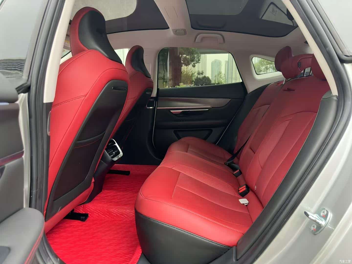 Xpeng P7, 2023 все фото