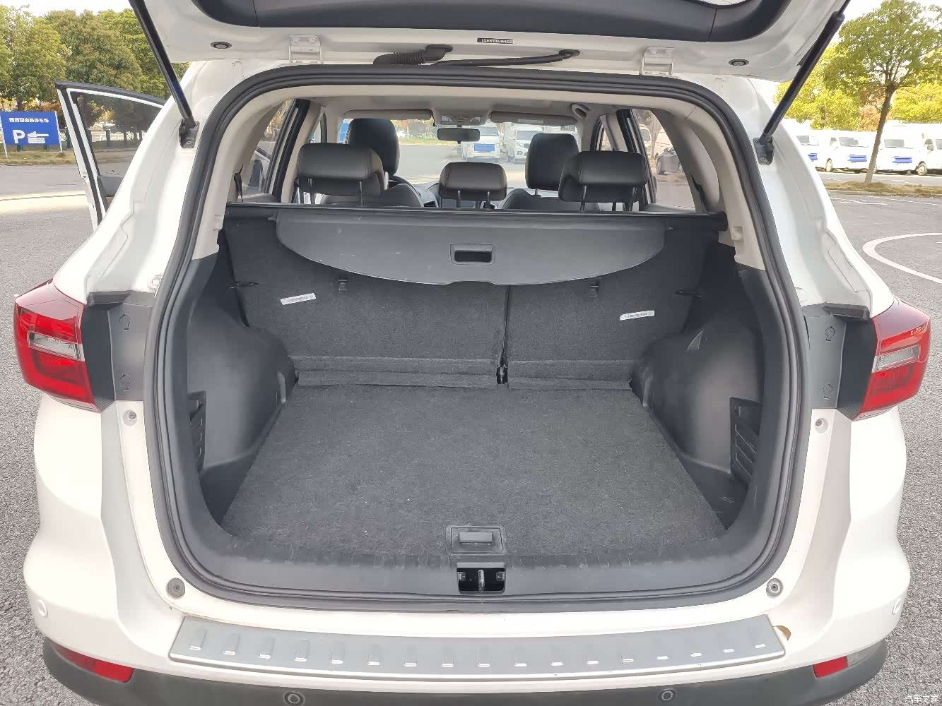 DongFeng AX7, 2018 15