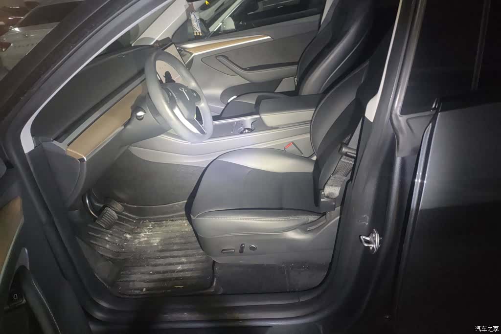 Tesla Model Y, 2021 9