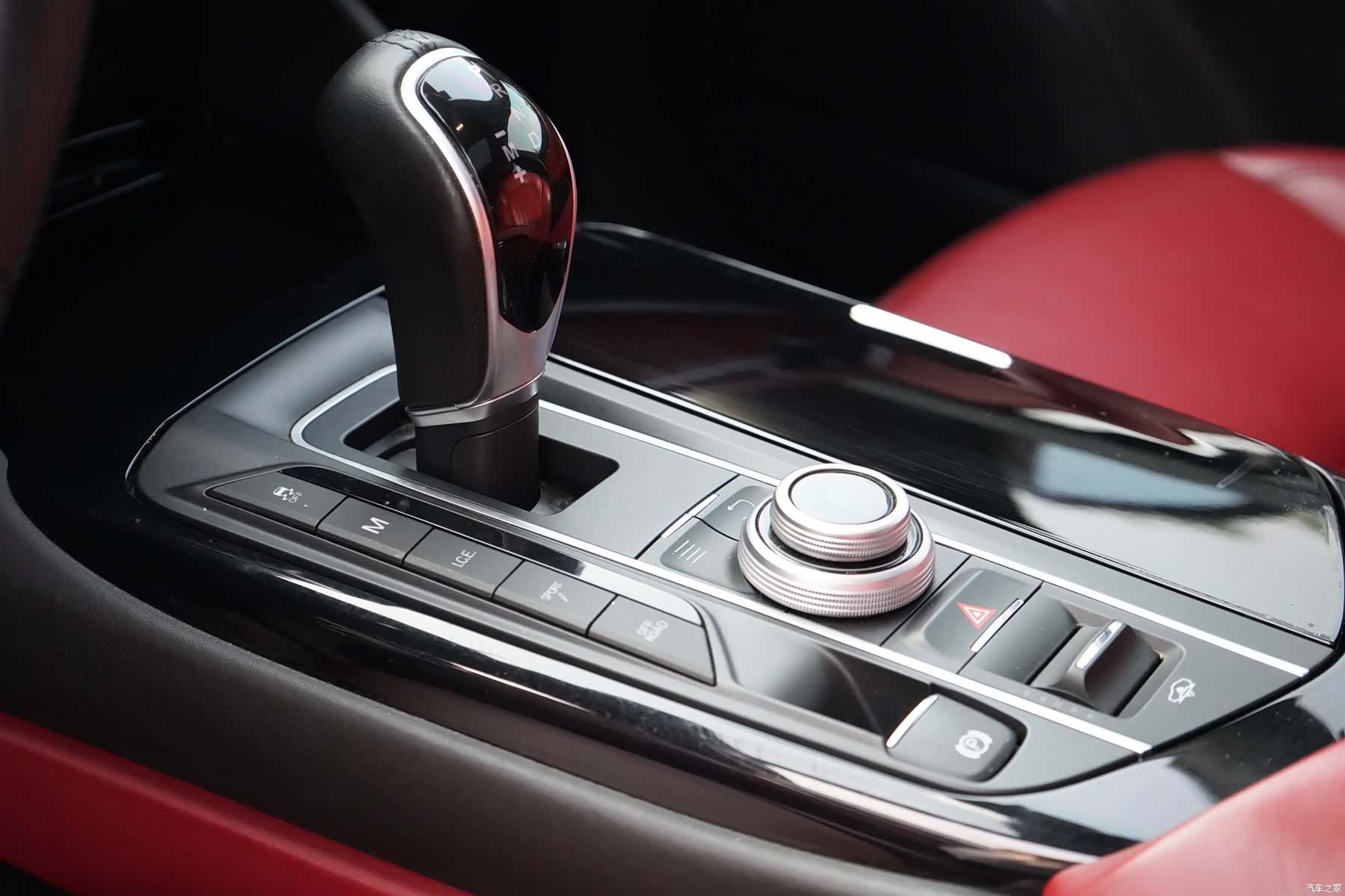 Maserati Levante, 2017 16