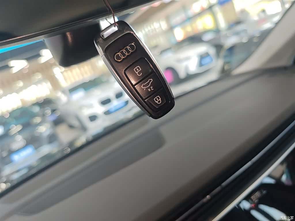 Audi Q7, 2022 9