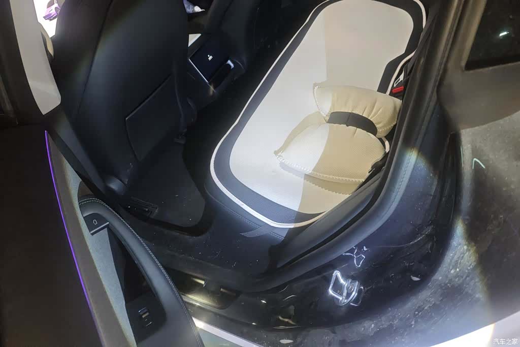 Tesla Model 3, 2024 11