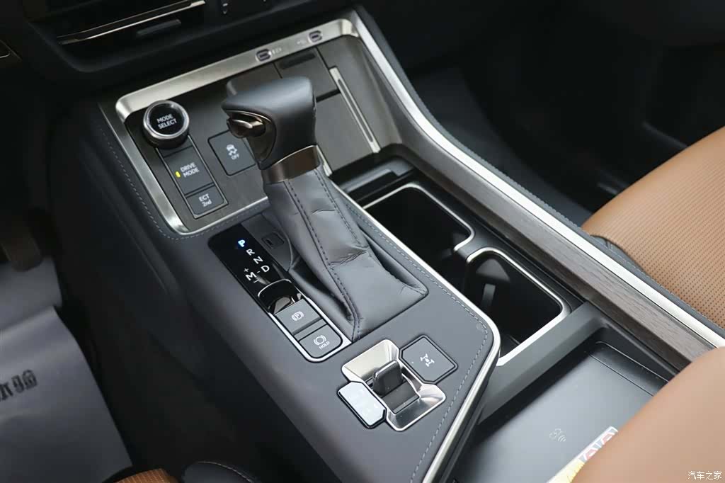 Lexus GX, 2026 32