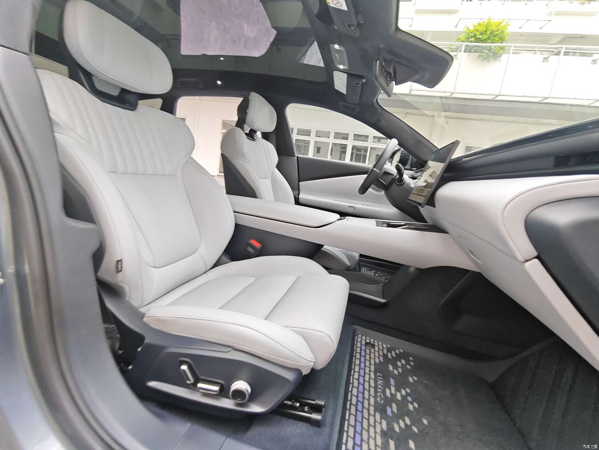 Lynk & Co Z10, 2025 19
