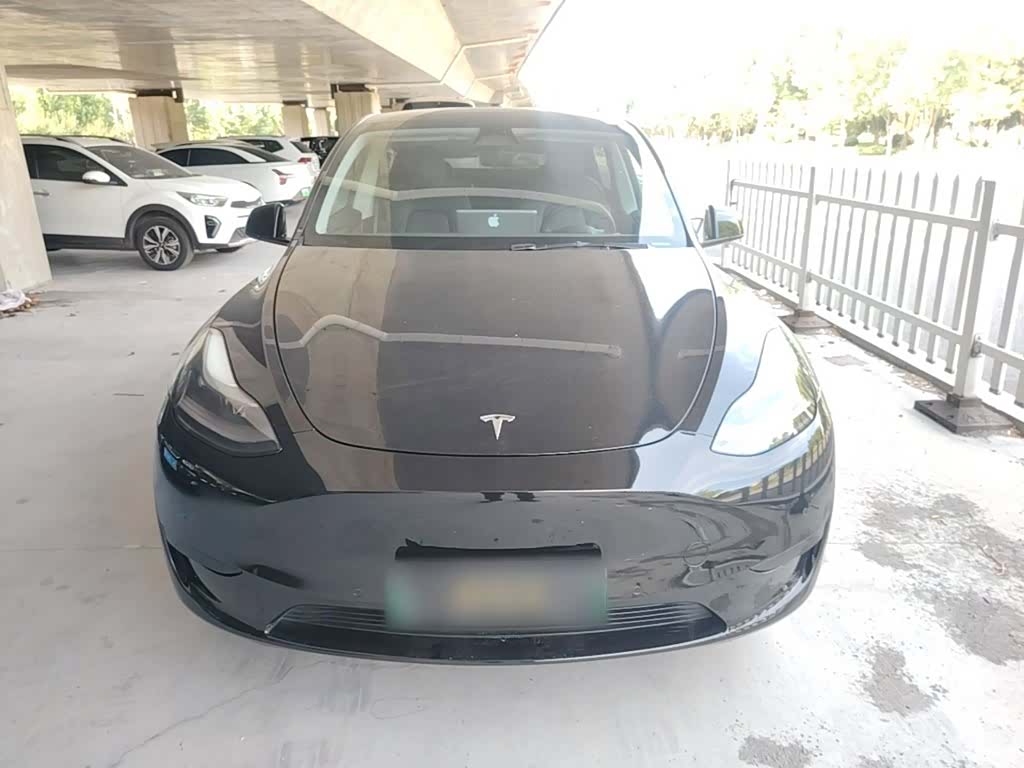 Tesla Model Y, 2022 3