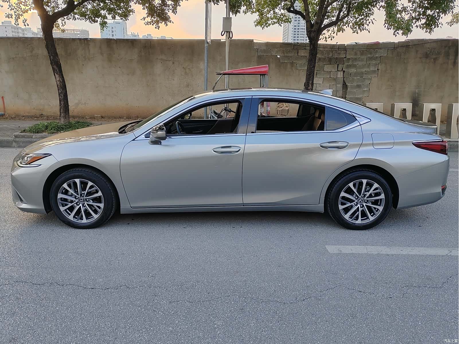 Lexus ES, 2023 7