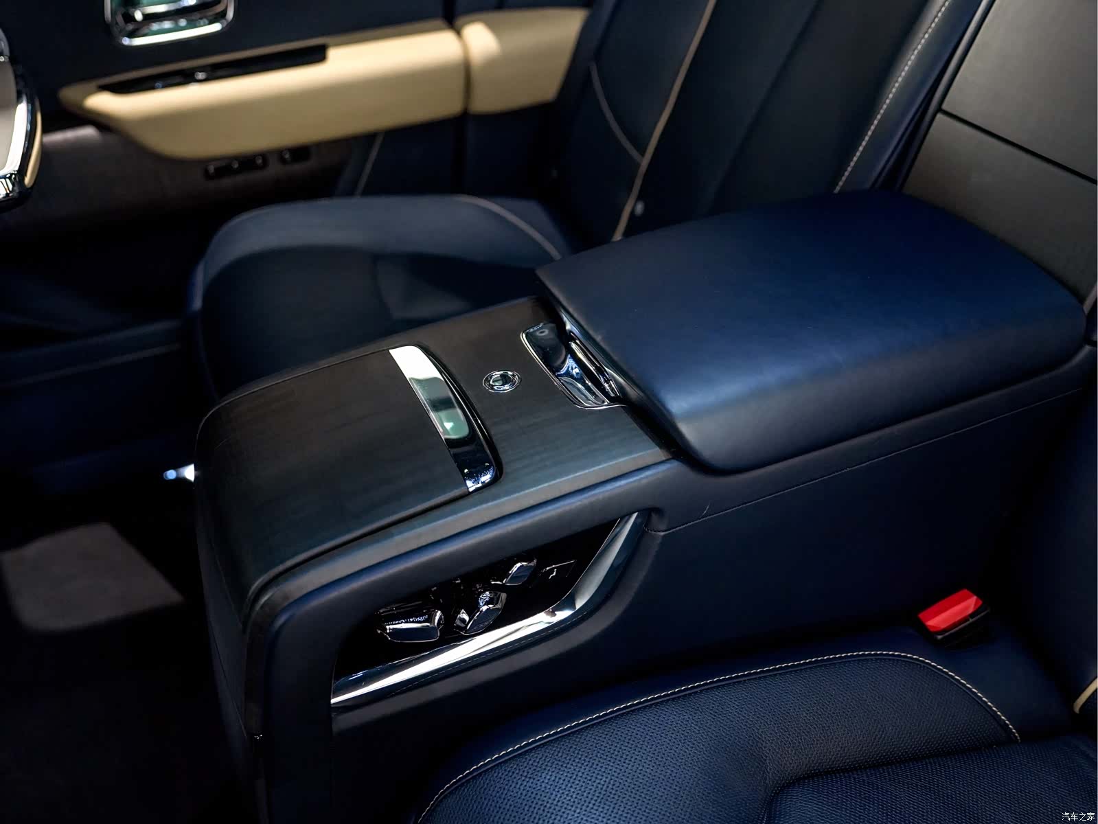 Rolls-Royce Cullinan, 2020 23