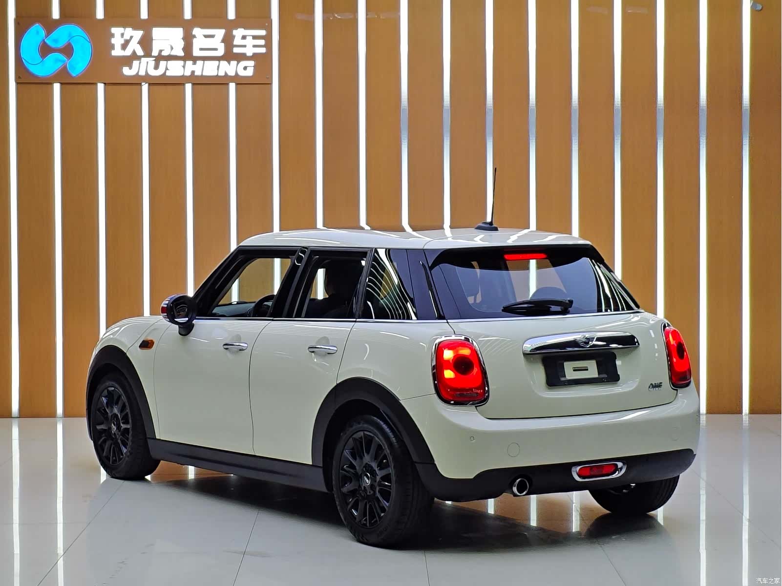 Mini ONE, 2018 все фото