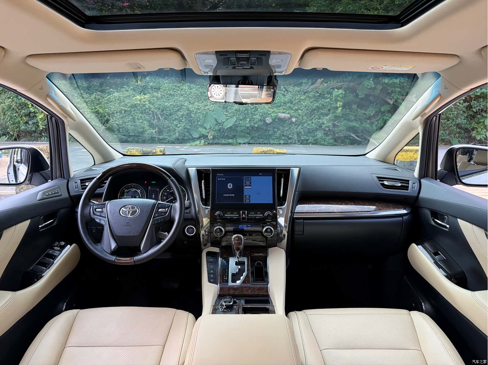 Toyota Alphard, 2021 все фото