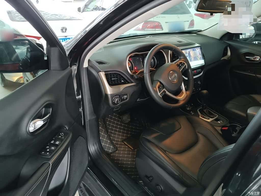 Jeep Cherokee, 2018 16