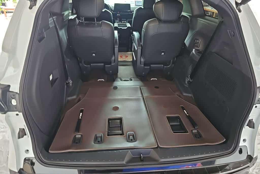 Toyota Sienna, 2024 4