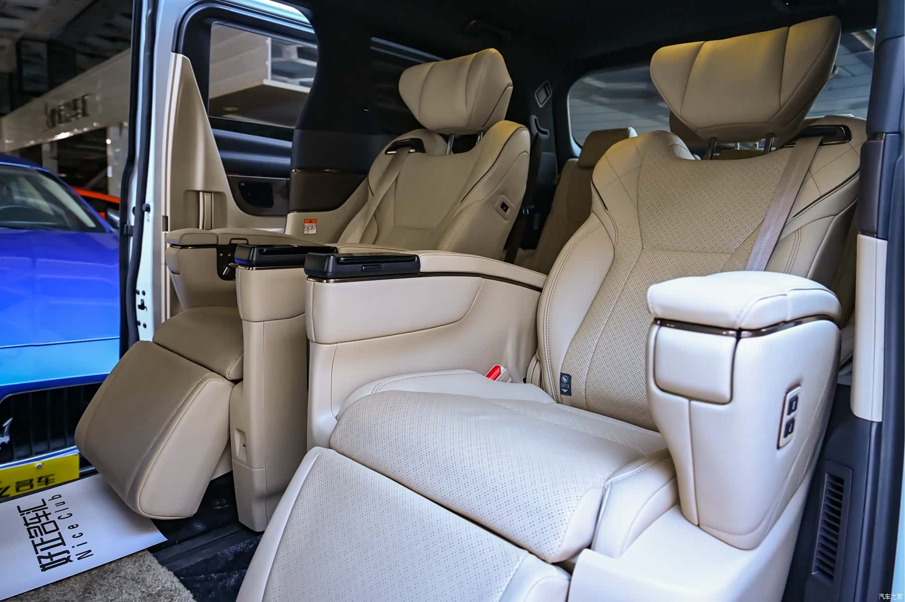 Toyota Vellfire, 2023 9