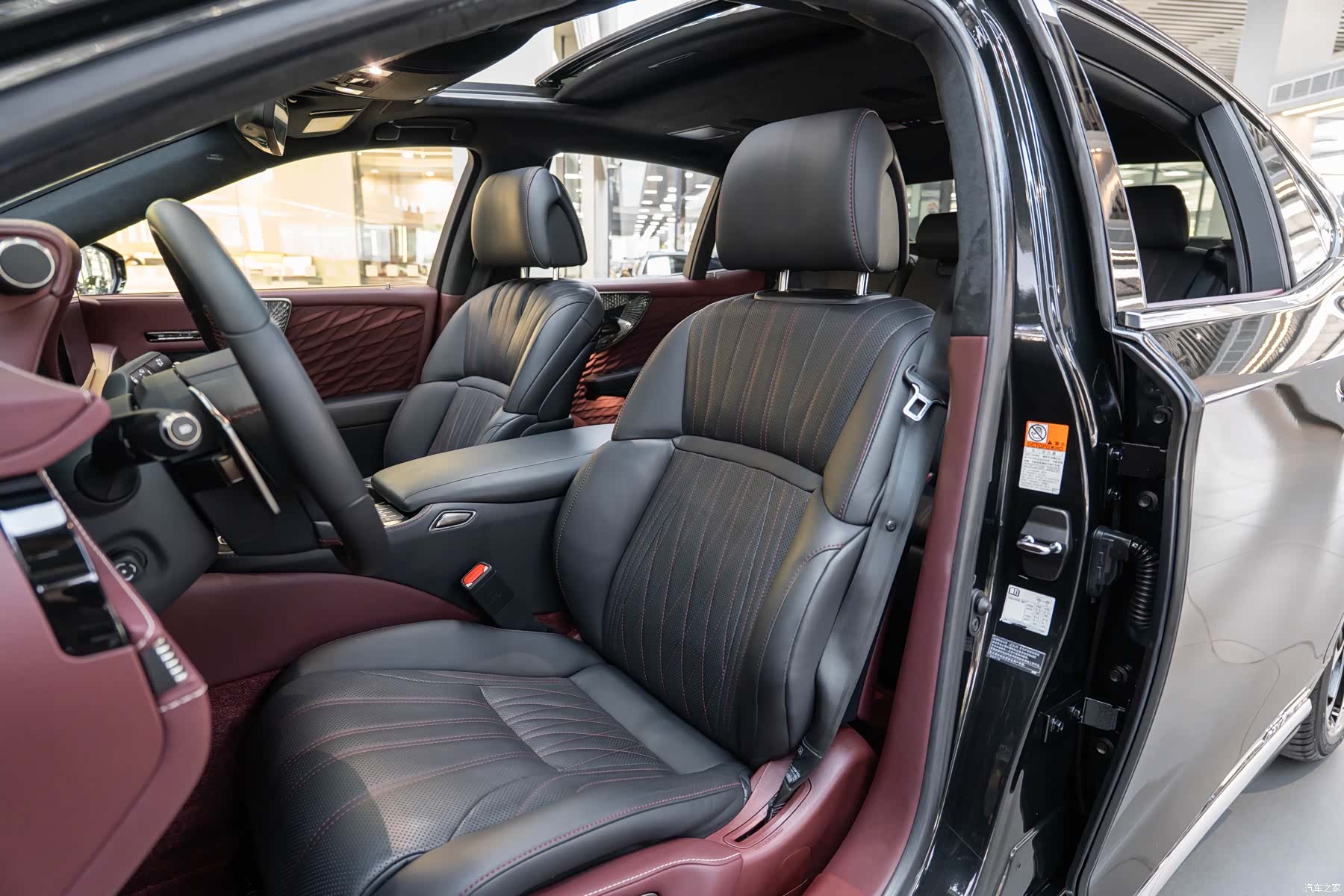 Lexus LS, 2021 11