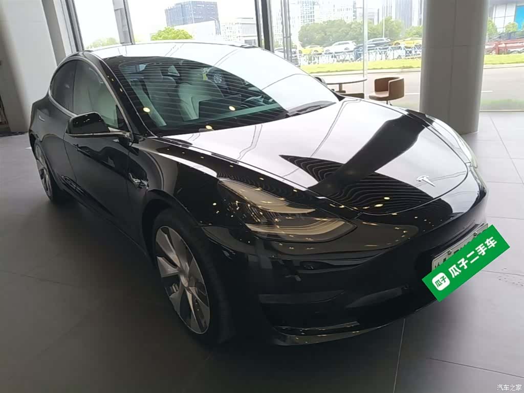 Tesla Model 3, 2019 4