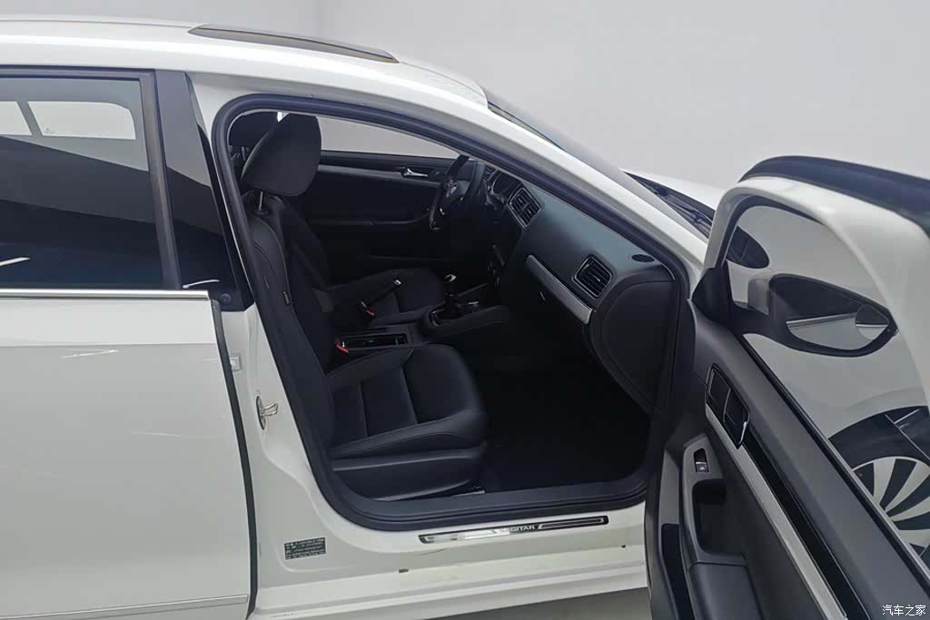 Volkswagen Sagitar, 2017 8