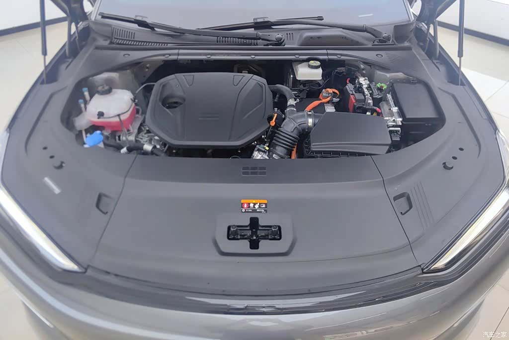Geely 8, 2025 10
