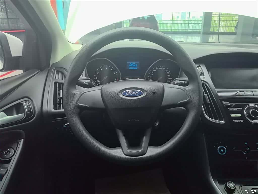 Ford Focus, 2016 11