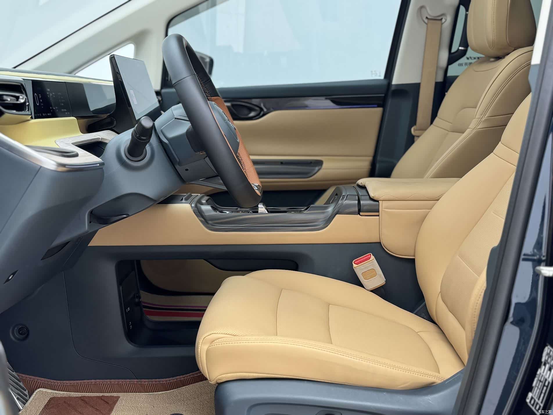 Trumpchi E8, 2023 все фото