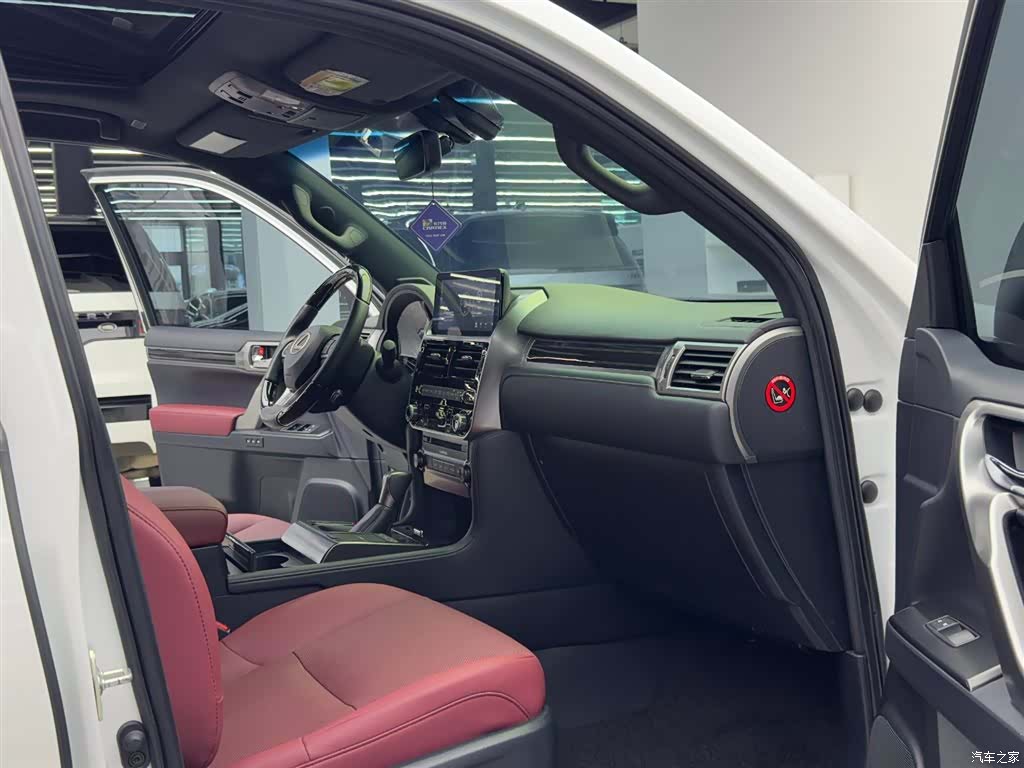 Lexus GX, 2023 10