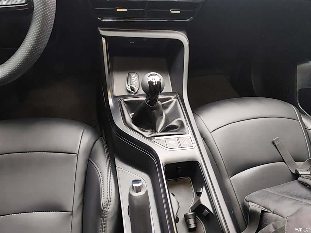 Roewe i5, 2025 14