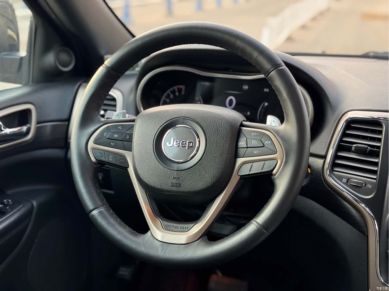Jeep Grand Cherokee, 2013 12