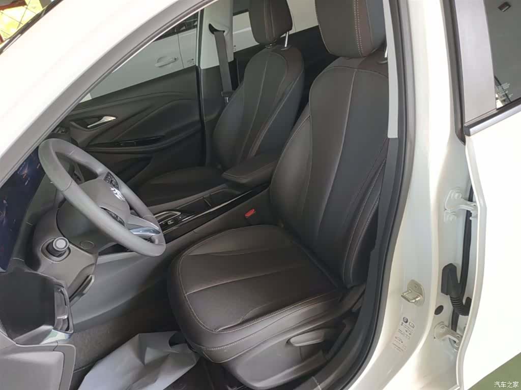 Buick Verano, 2023 15