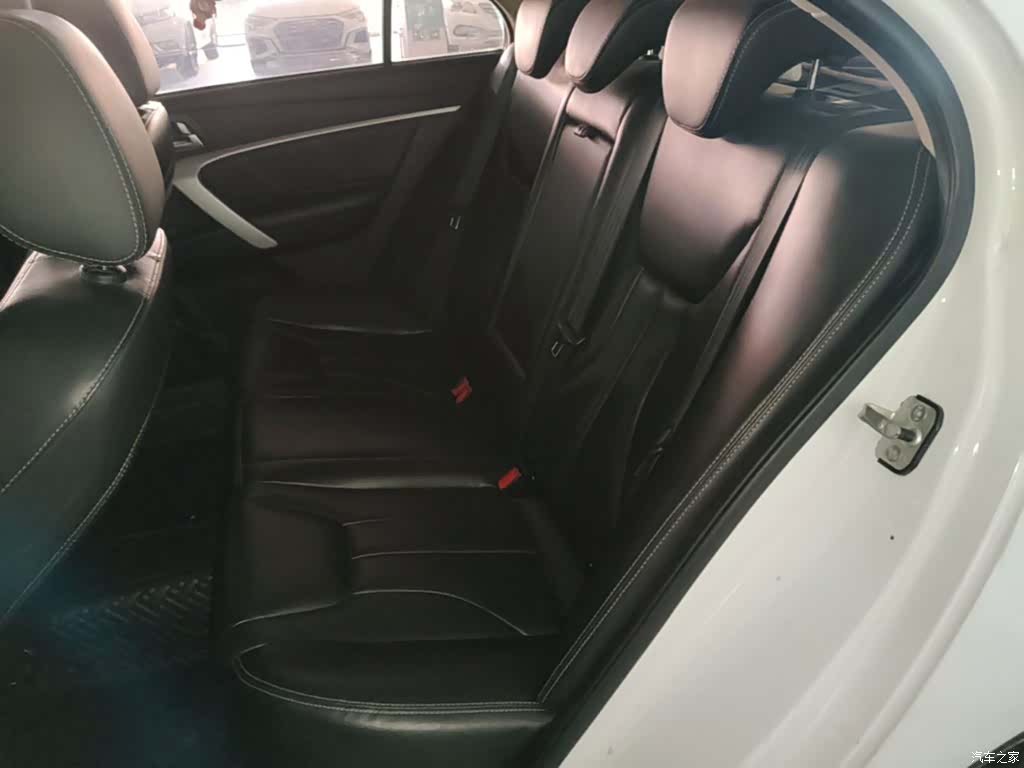 Geely Emgrand, 2017 17