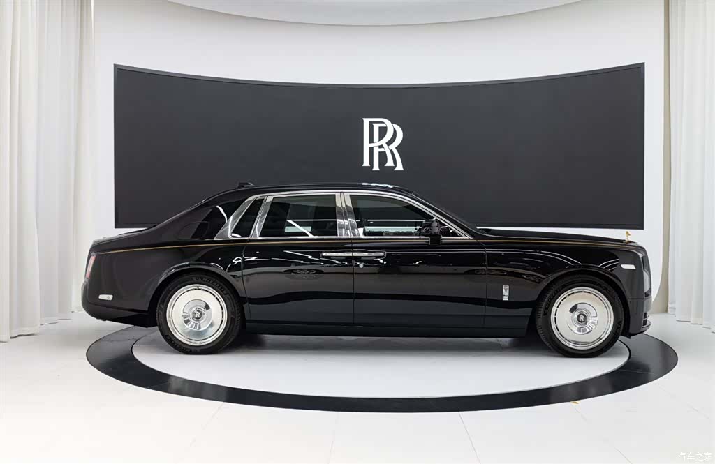 Rolls-Royce Phantom, 2019 7