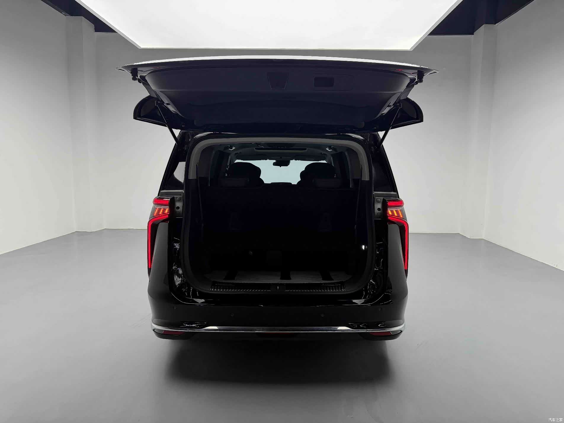 Maxus G90, 2023 17