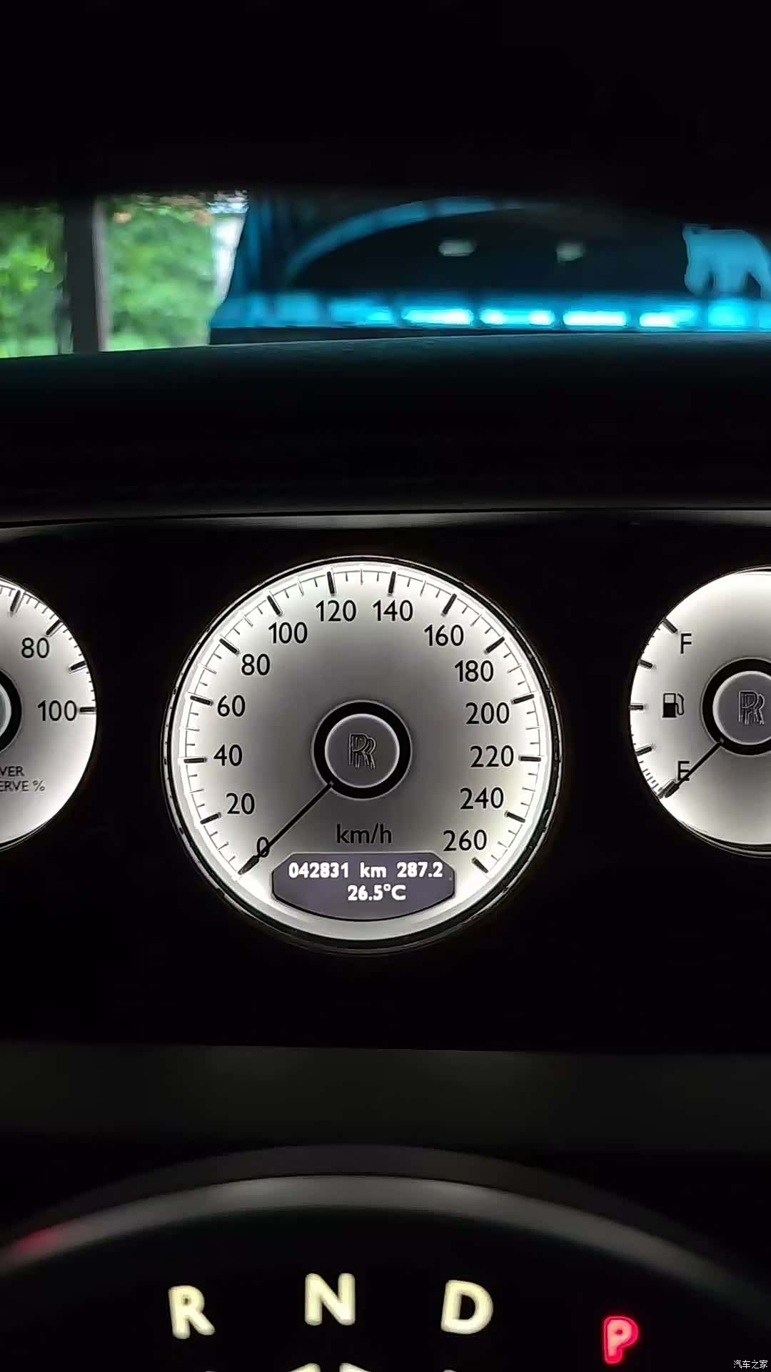 Rolls-Royce Phantom, 2016 11