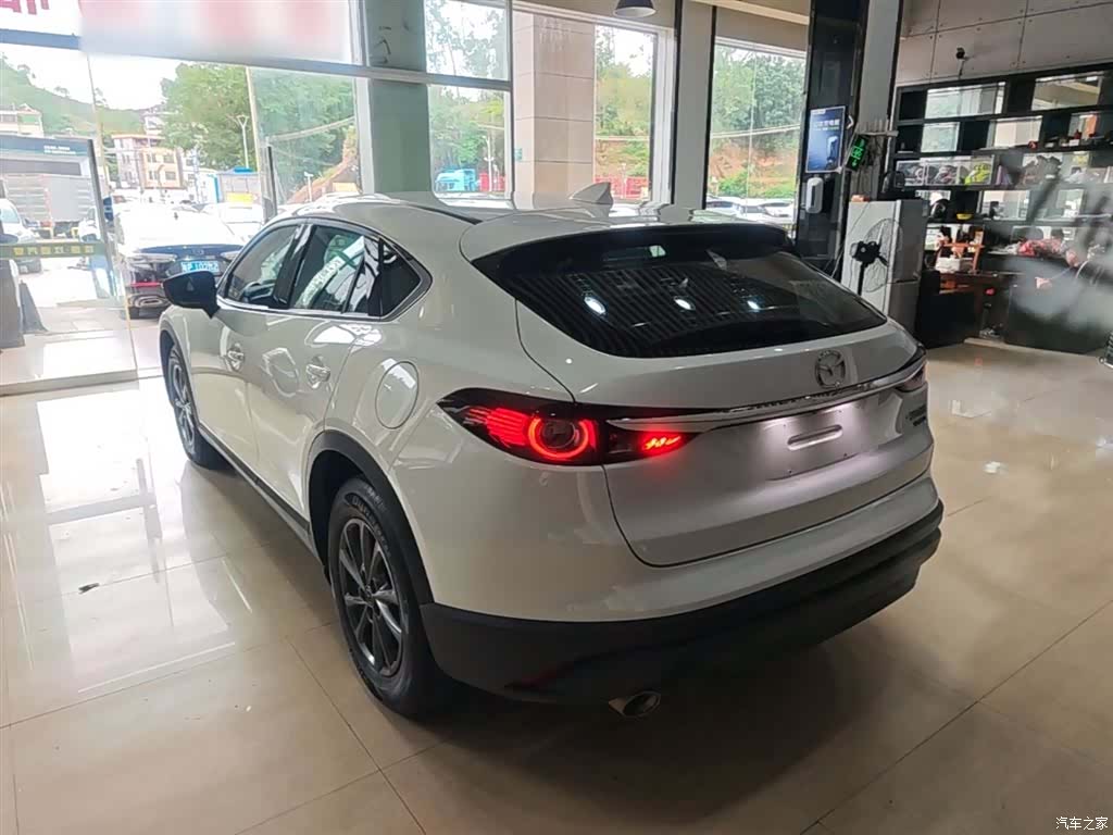 Mazda CX-4, 2020 все фото