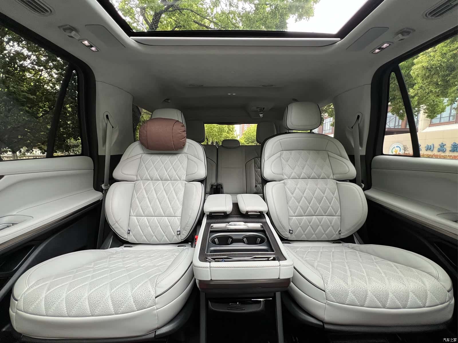Lincoln Navigator, 2025 9