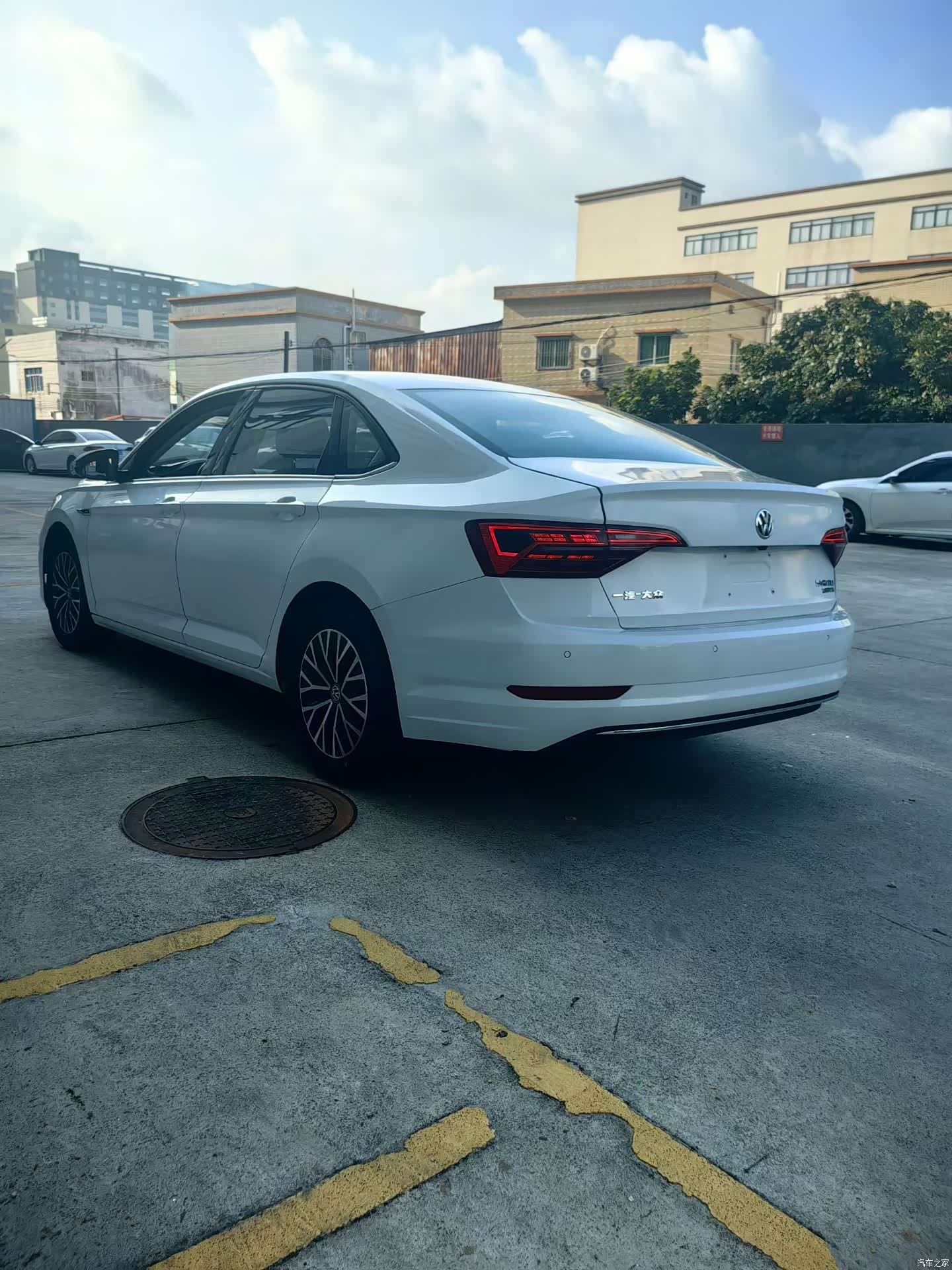 Volkswagen Sagitar, 2020 6