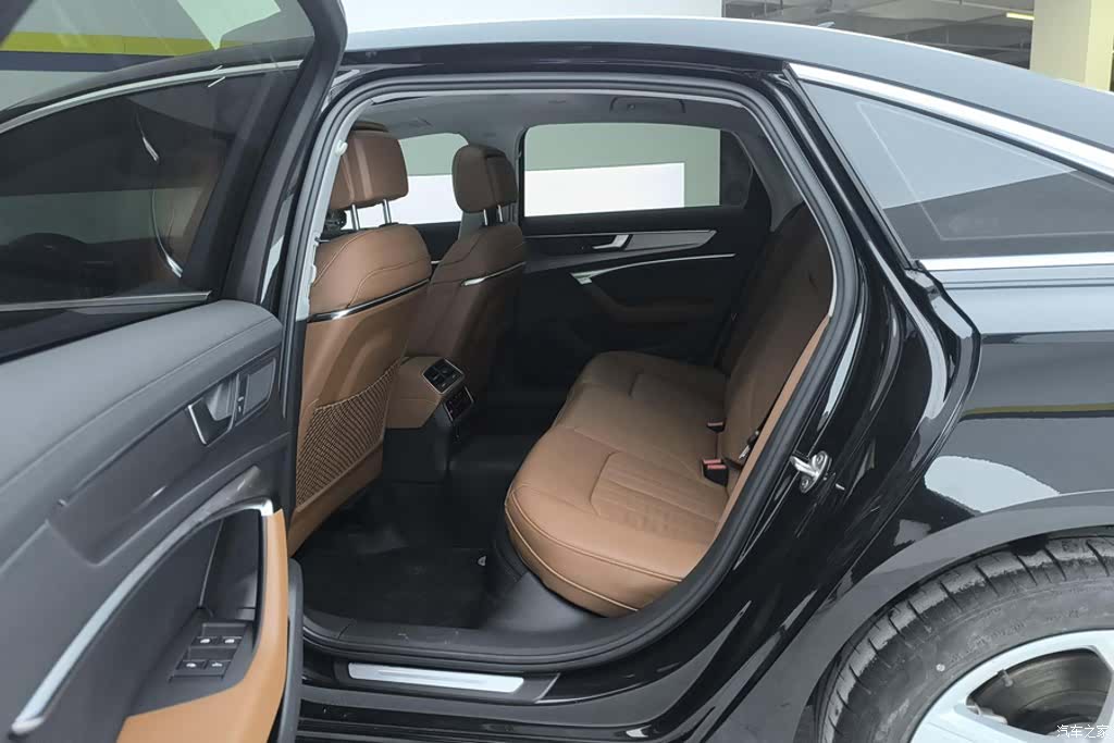 Audi A6L, 2022 11