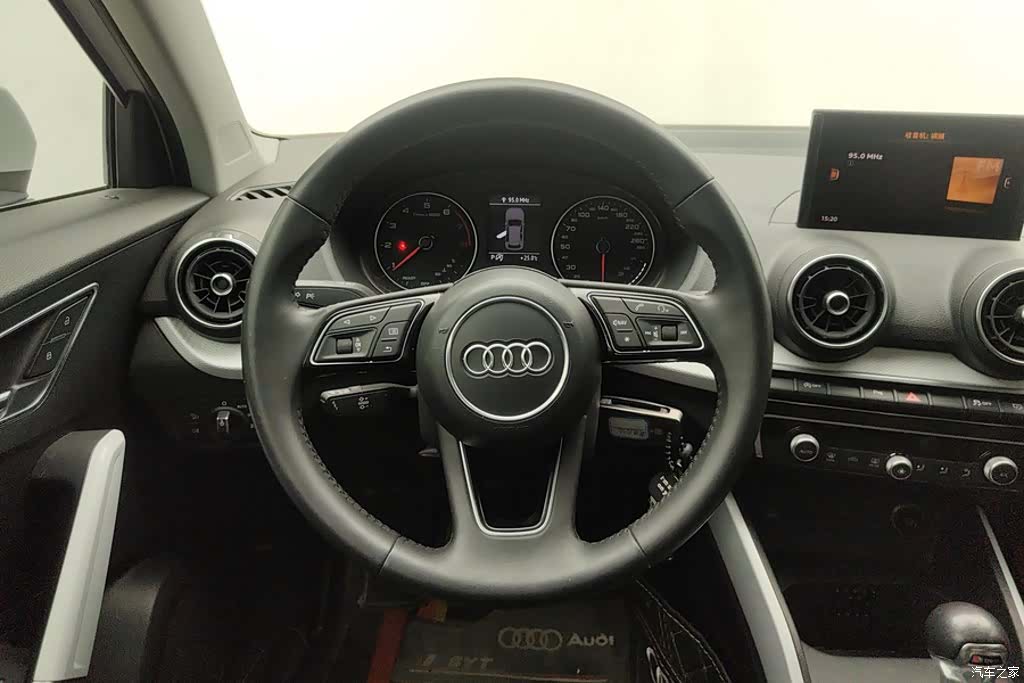 Audi Q2L, 2019 15