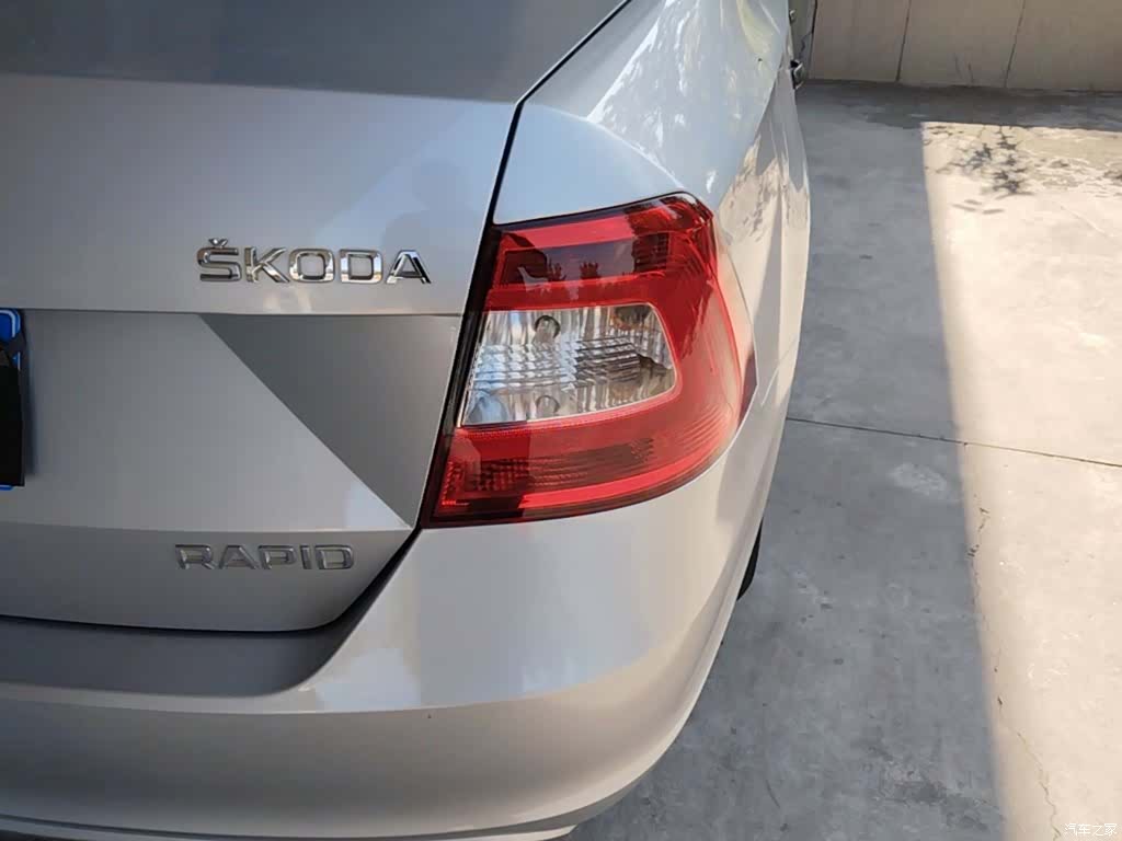 Skoda Rapid, 2016 8