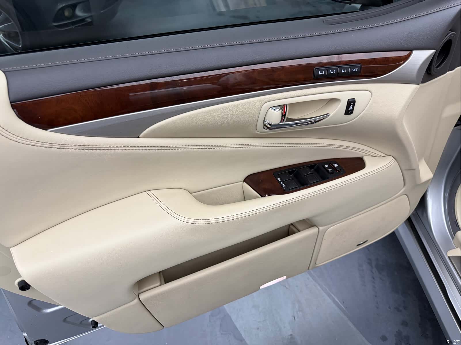 Lexus LS, 2013 17