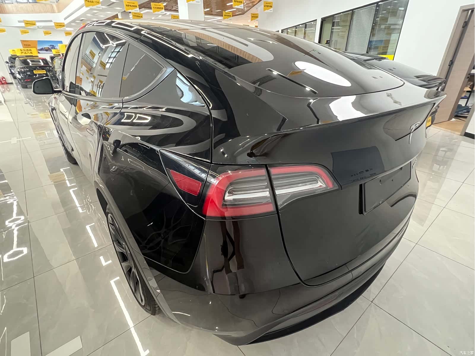 Tesla Model Y, 2023 6