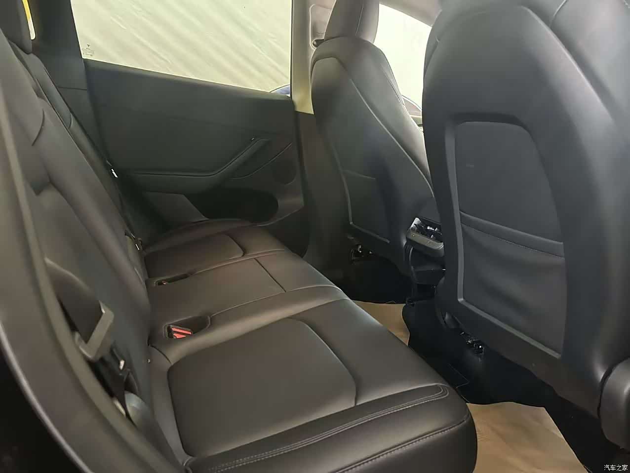 Tesla Model Y, 2022 12