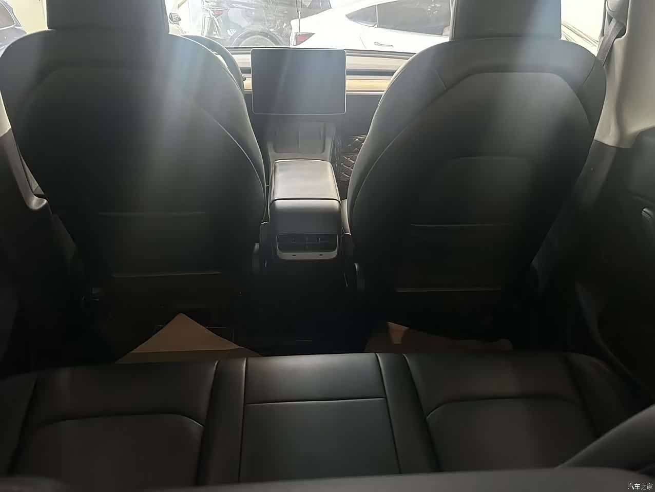 Tesla Model Y, 2022 10