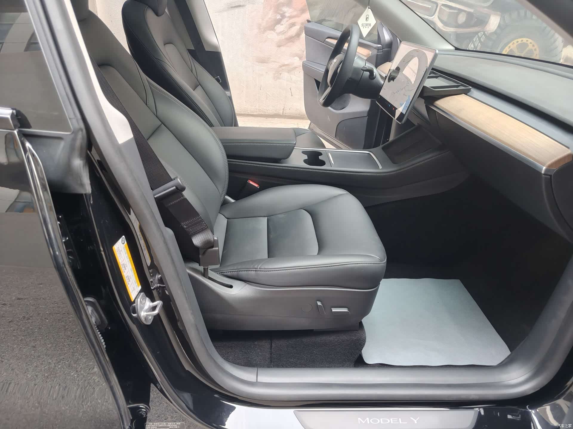 Tesla Model Y, 2021 10