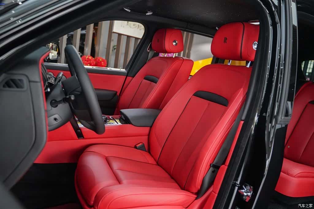 Rolls-Royce Cullinan, 2023 28